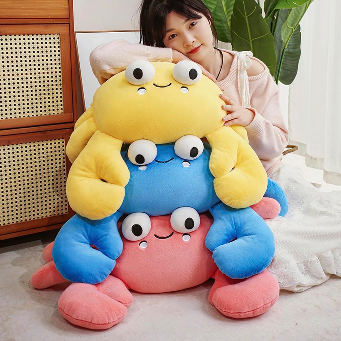ELAINREN Ultra-Soft Pink Crab Plush Pillow